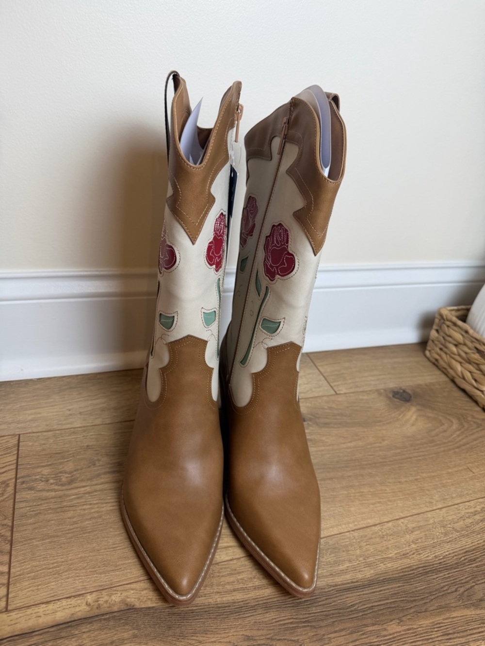 Universal Thread “Cream/Natalie” Boot - Picture 3 of 4